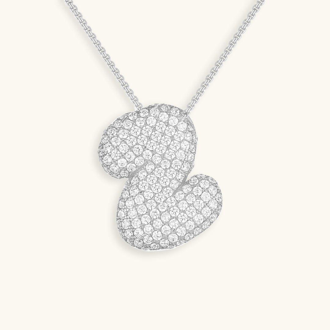 Luna - Fasjonabelt kjede med bobleinitialer og diamantinspirert design