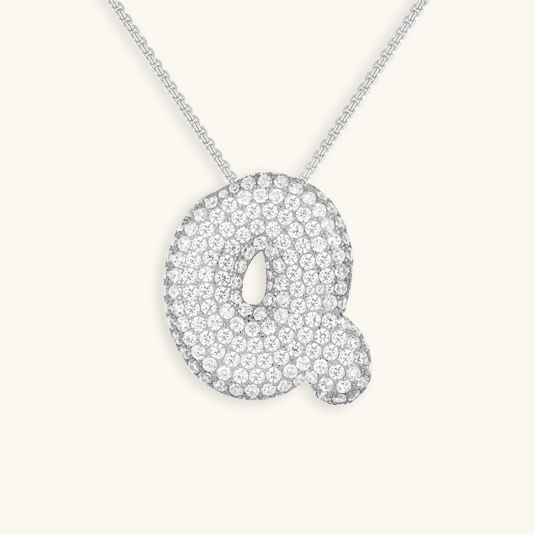 Luna - Fasjonabelt kjede med bobleinitialer og diamantinspirert design