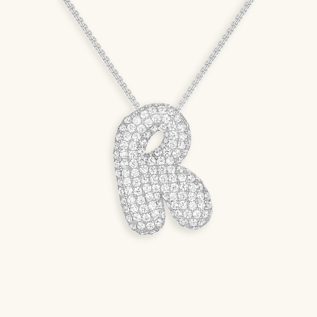 Luna - Fasjonabelt kjede med bobleinitialer og diamantinspirert design