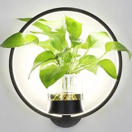 LuminaGreen - Elegant vegglampe med planteholder