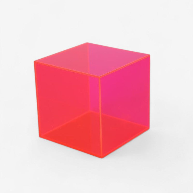 AcriForm – Utstillingsboks med Femsidig Gjennomsiktig Struktur