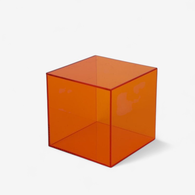 AcriForm – Utstillingsboks med Femsidig Gjennomsiktig Struktur