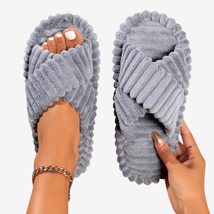 Sophie – Tøfler med Flate Såler og Kryssremmer