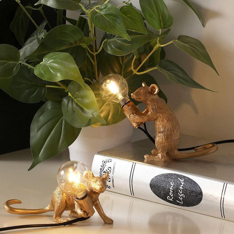 GlowNest - Sjarmerende LED lampe i Museform for Dekor og Stemning