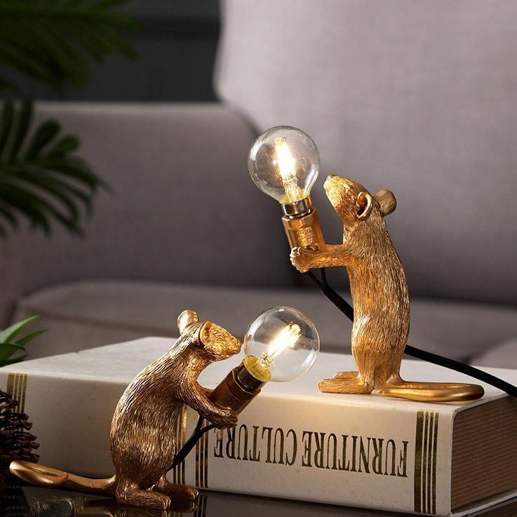 GlowNest - Sjarmerende LED lampe i Museform for Dekor og Stemning