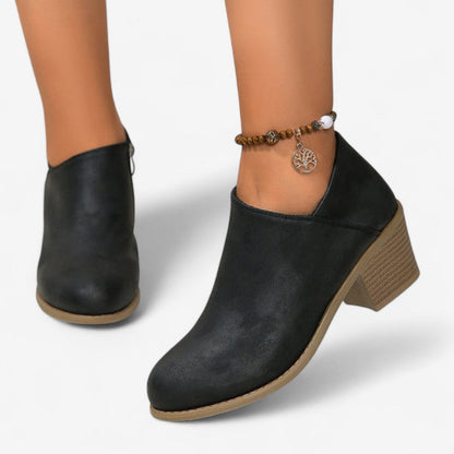 Mira – Ankelstøvletter med Rund Tå og Glidelås på Siden