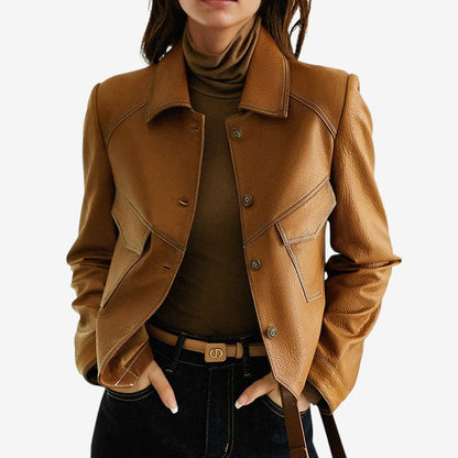 Beate - Langermet Kåpe med Knapper foran og Nedslått Krage