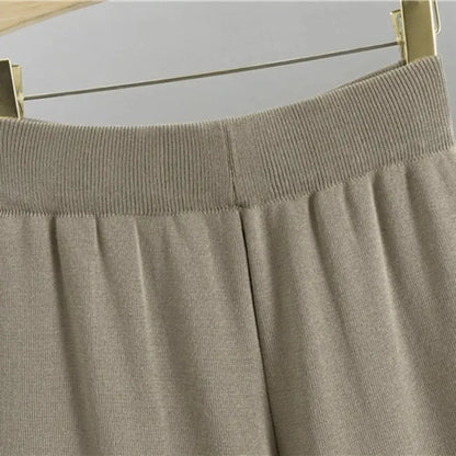 Amelia - Koselig 3-delt strikkesett med cardigan, rullehalsgenser og strikkebukse