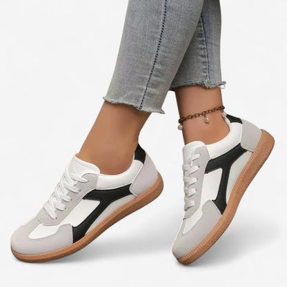 Astrid – Flate sålesneakers med rund tå