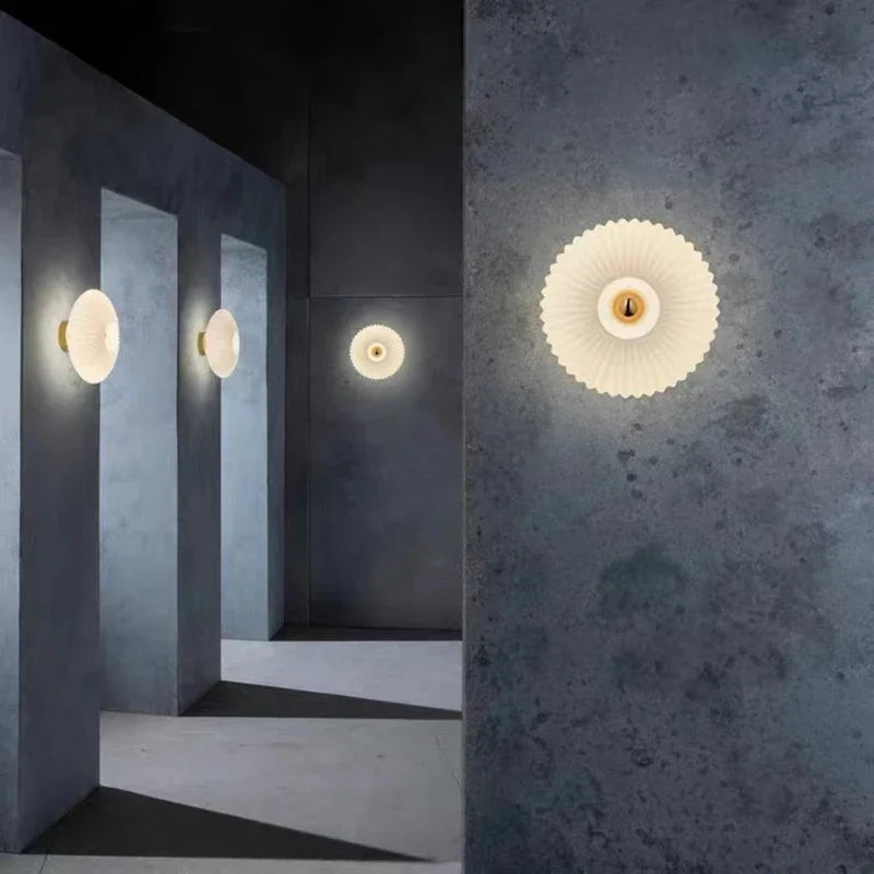 AuraFlow - Moderne vegglampe i glass med bølgende glød