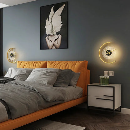 LunaGlow - Elegant Veggklokke med Ambient Belysning