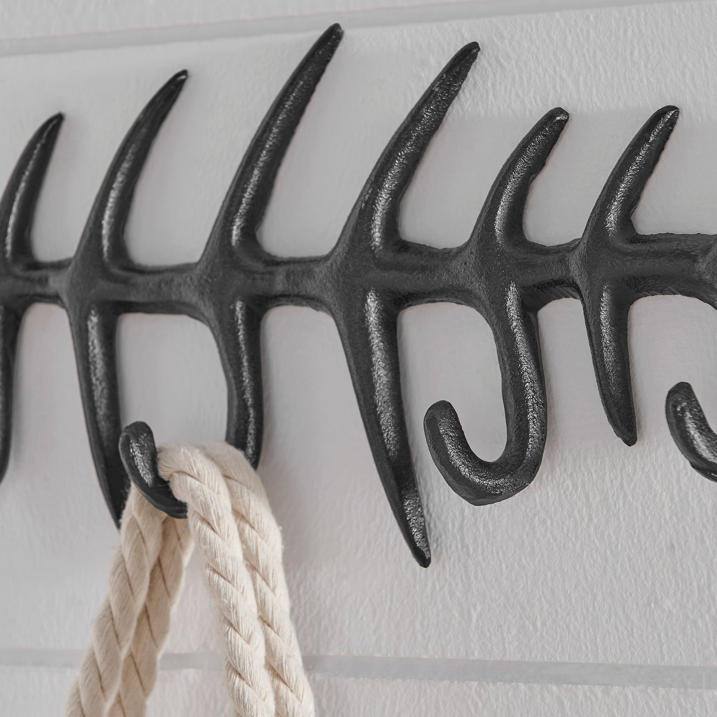 NautiHook - Fiskebein Veggkrok med Veggmontert Design