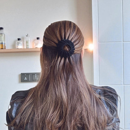 Isabella – Uttrekkbar fuglereir hårklype for enkel styling