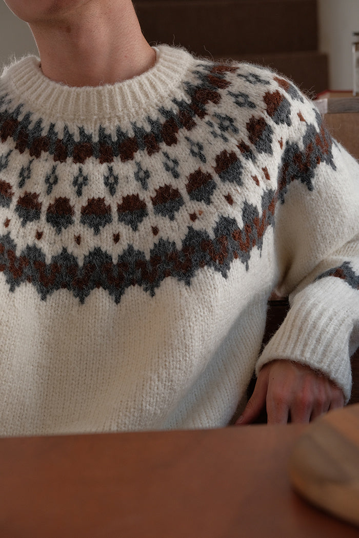 Lina - Slim Fit Fair Isle Genser med Ribbestrikkede Ermer