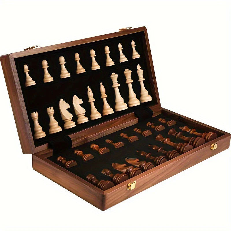 ChessMaster – Elegant klassisk sjakksett med intrikat detaljerte brikker