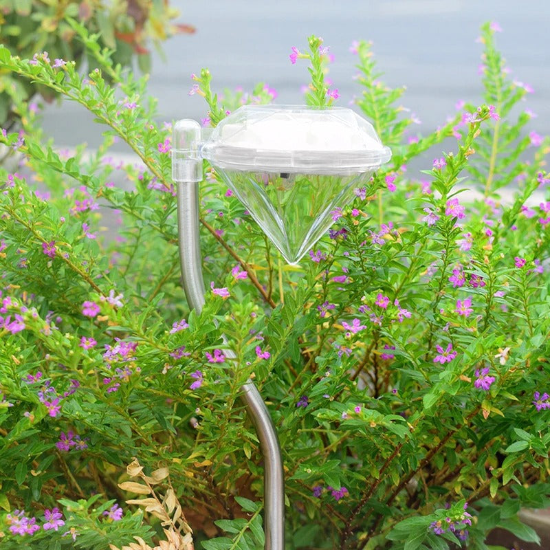 GleamStone - Solcelledrevne diamantlamper for en elegant utendørs belysning