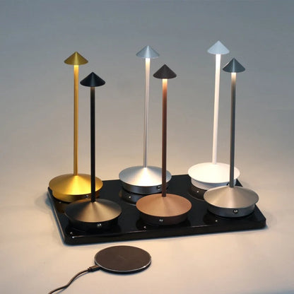 AuraLite - Oppladbar bordlampe med justerbart lys og berøringskontroll