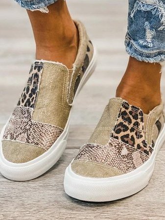 Nicole - Uformelle slip on loafers med camo trykk og slitesterk såle