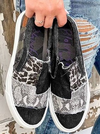Nicole - Uformelle slip on loafers med camo trykk og slitesterk såle