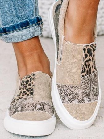 Nicole - Uformelle slip on loafers med camo trykk og slitesterk såle