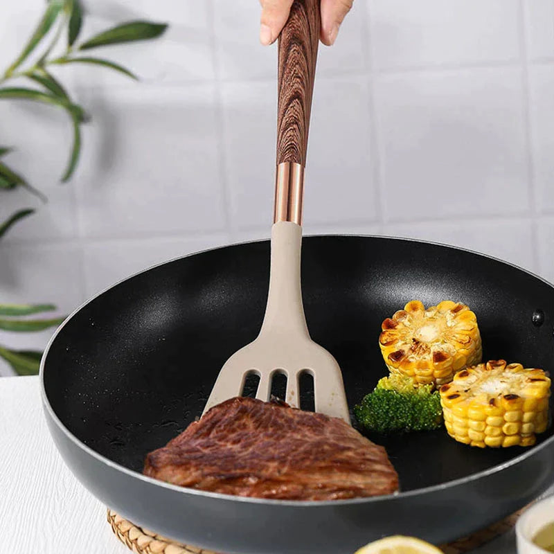 CulinaryTouch - uanstrengt matlaging med matsikker silikon og trehåndtak