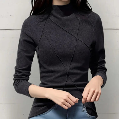 Isabella - Slim Fit mokkahals genser med Asymmetrisk Design