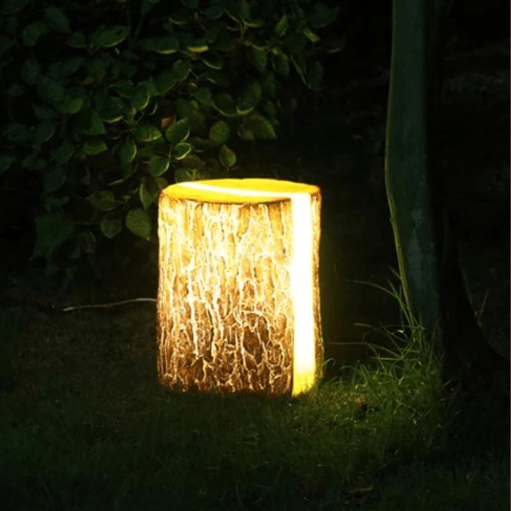 GlowLog - LED-stubblampe i tre for rolig belysning i hagen