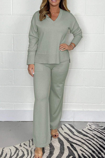 Olivia - Avslappet Sett Med V-Hals Topp Og Bukser