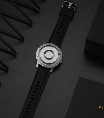 Thomas - Kuleklokke med nyskapende berøringstidsfortelling og sleek design