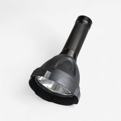 BeamMaster – Høyytelses lommelykt med bred lysstråle