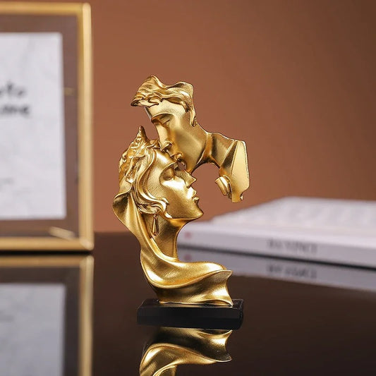LovePicture - Elegant skulptur av et kyssende par, som symboliserer romantikk