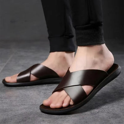 Simen – Sandaler med Kryssremmer og Anti Sklisåle