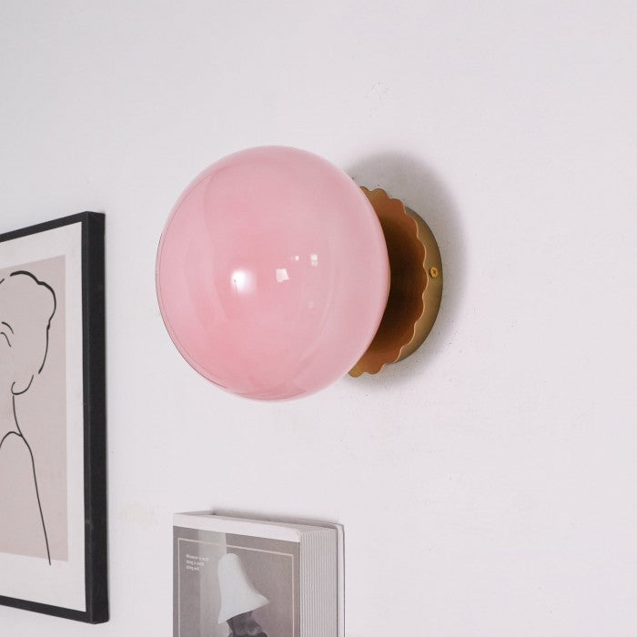 EchoLume - Elegant Glasskule Vegglampe for Stilfulle Innendørsrom