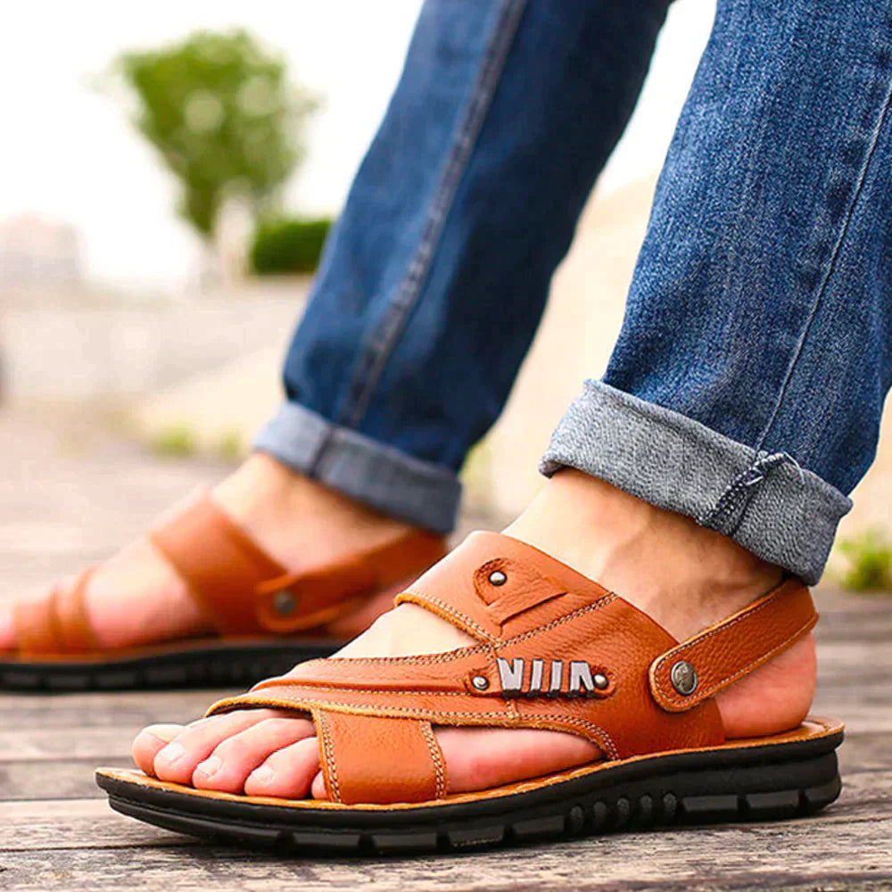 Anthony - Strappy sandaler med justerbare stropper og slitesterk såle