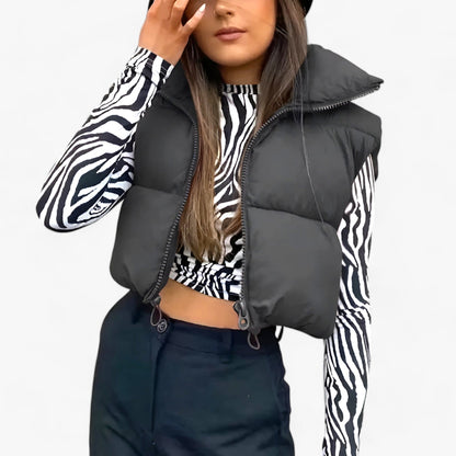 Ella - Varm, ermeløs frakk med glidelås og ståkrage