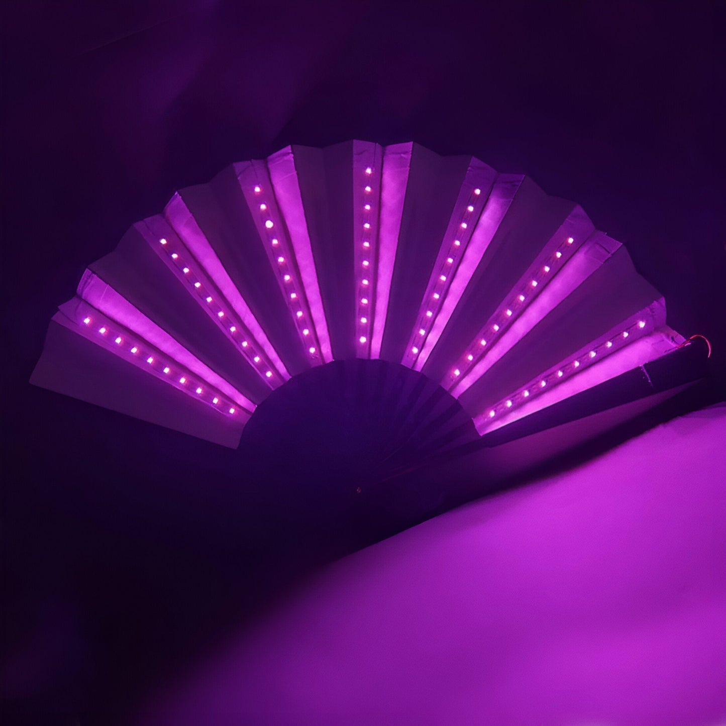 GlowFan - Sammenleggbart LED-viftelys for festivaler og fester