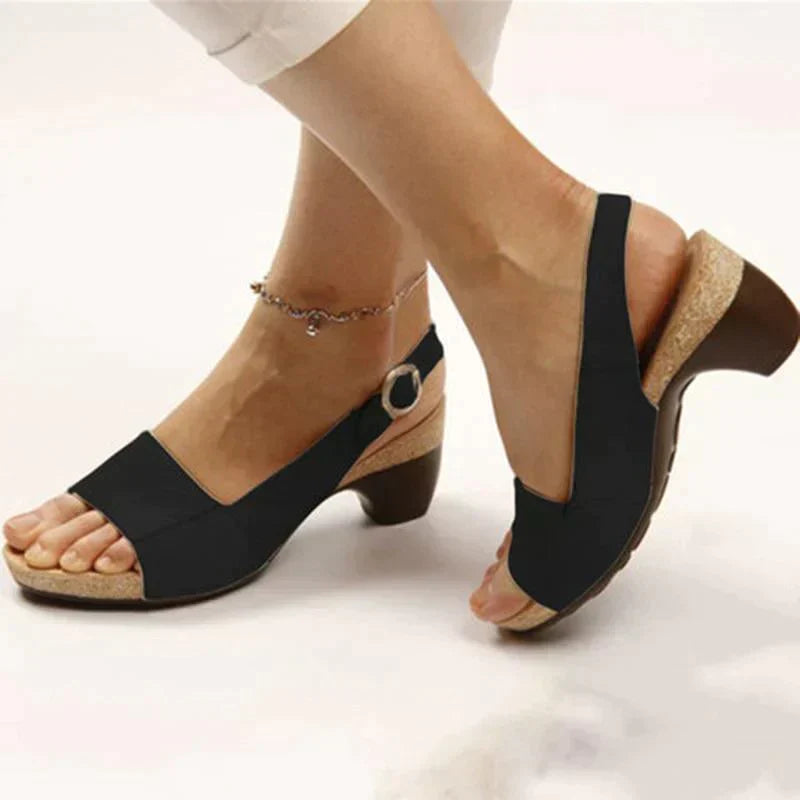 Lauren – Sandaler med justerbar spenne med Slingback Design