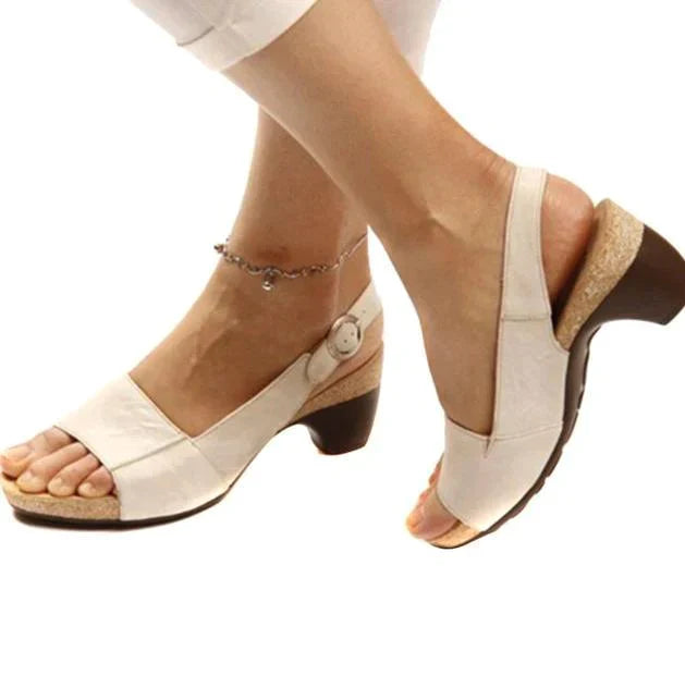 Lauren – Sandaler med justerbar spenne med Slingback Design