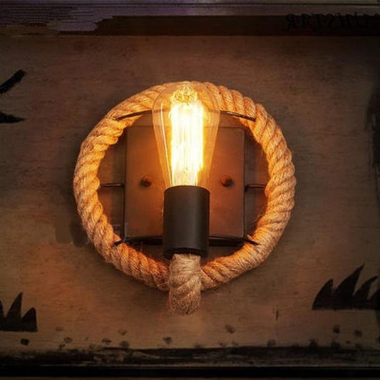RetroGlow - Robust Vintage Vegglampe med Avslappende Atmosfære