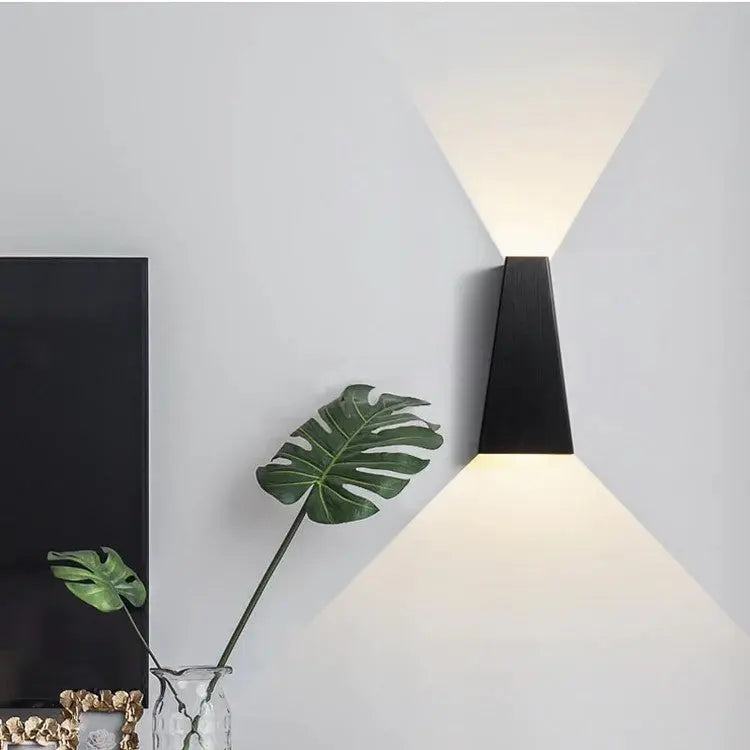 LumeEdge - Slanke LED-vegglamper for moderne interiør