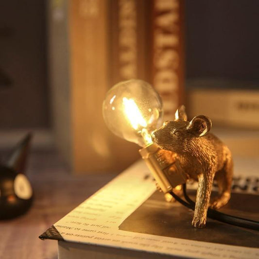 GlowNest - Sjarmerende LED lampe i Museform for Dekor og Stemning