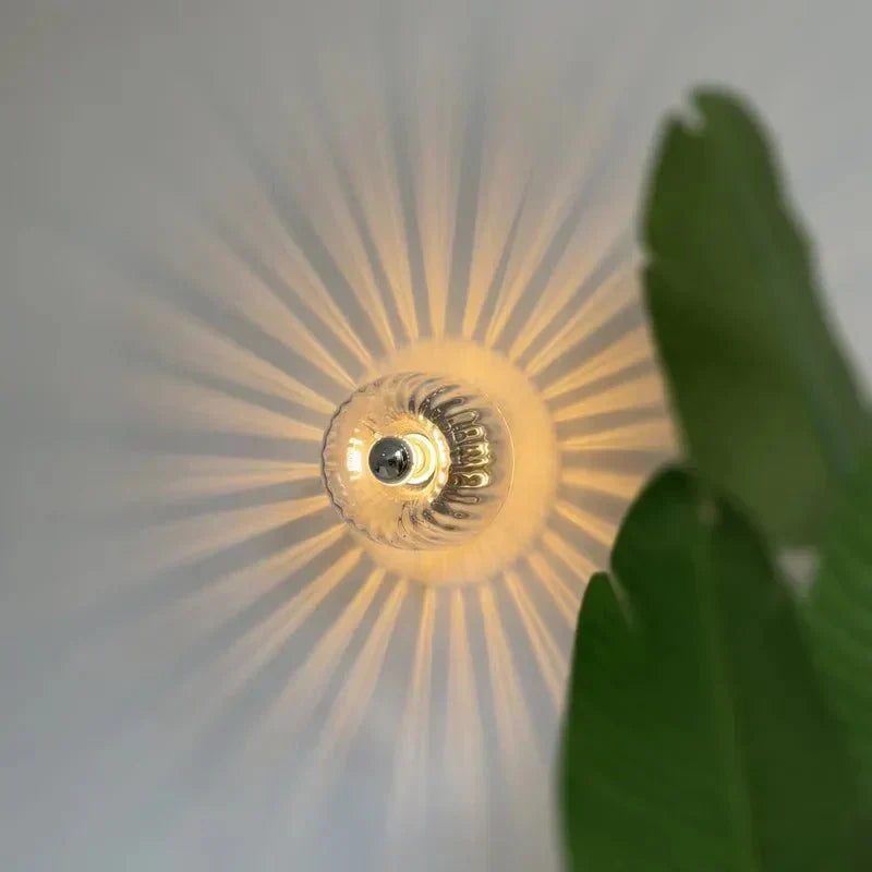 LumeForm - Slanke Bauhaus-inspirerte vegglamper for moderne rom