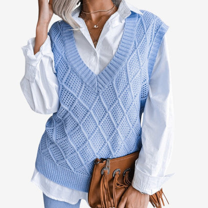 Brinley – Ermeløs V-hals Genser med Ribbestrikkede Detaljer