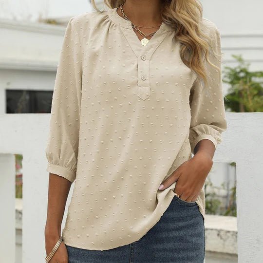 Linde - Trendy bluse med sveitsiske prikker og elegant V-hals