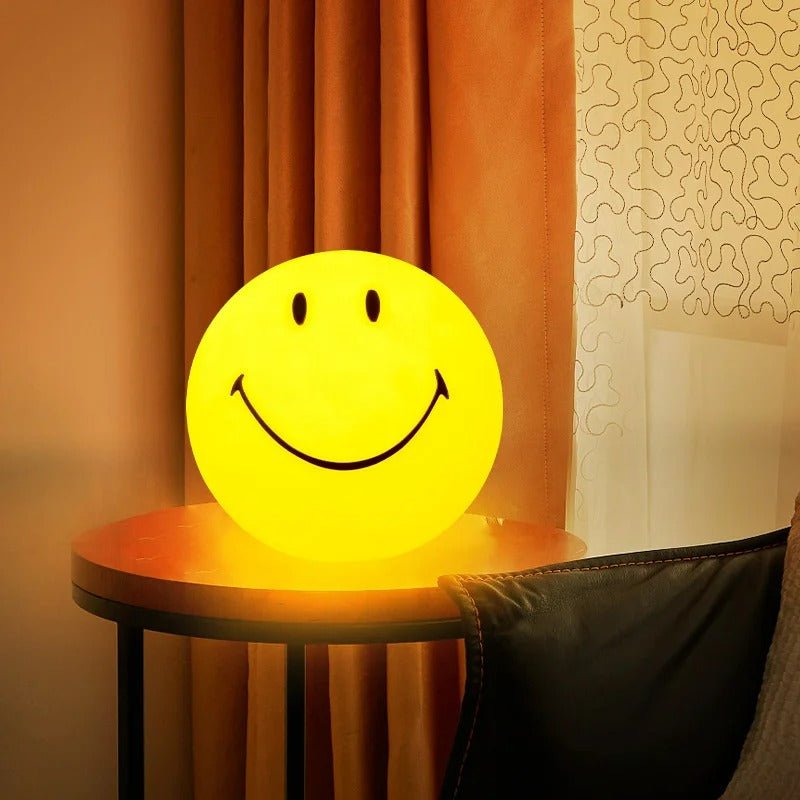 GlowNight - Oppladbar rund LED nattlampe med berørings og fjernkontroll