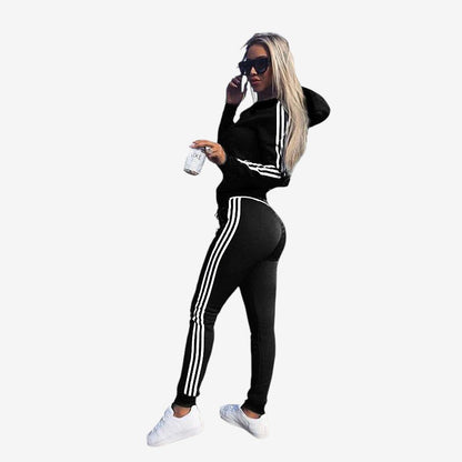 Nadine – Langermet hettegenser med glidelås og smale bukser