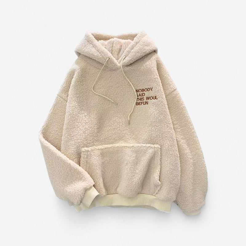 Saphira – Langermet Hettegenser med Justerbar Hette og Lommer