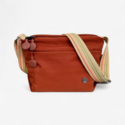 Brooklyn – Skulderveske med justerbare stropper og glidelåslommer