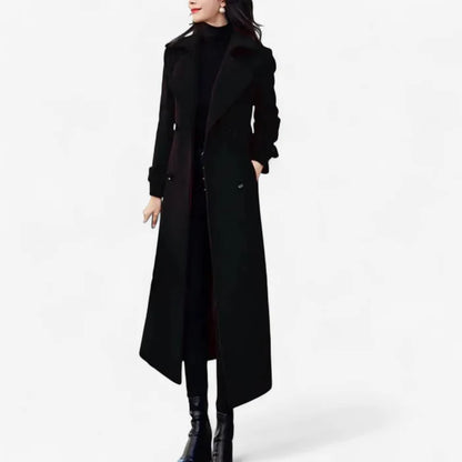 Laura – Langermet Frakk med Krage og Knappelukking