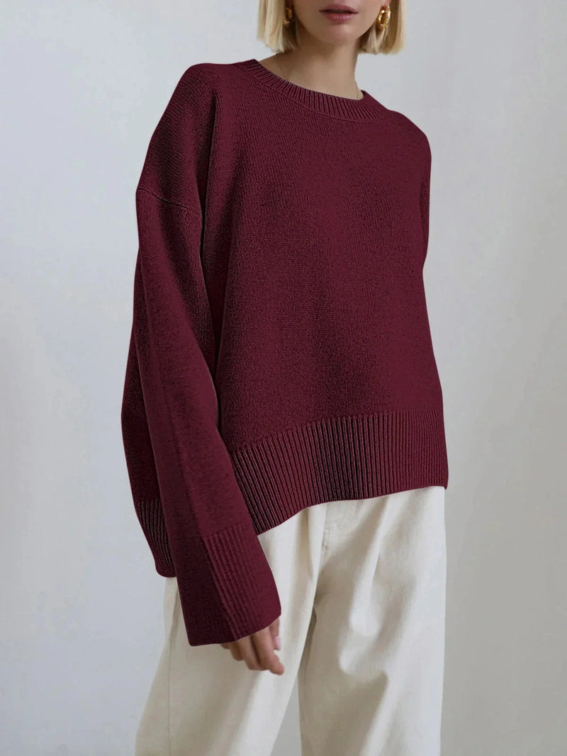 Alice – Klassisk Flowy Bluse med Rund Hals og Ribbestrikkede Mansjetter